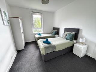 2-Bed Gourock Margaret St - Sleeps 4 - Contractors, Business & Relocations - Free Parking - 4