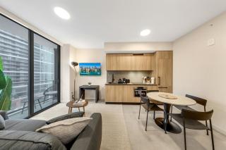 Downtown Miami Modern Condo with Den - Near Bayfront - 7