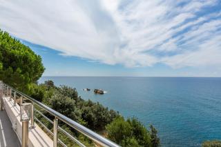 Design villa with panoramic seaview in quiet area - 9