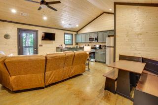 Walk to Water: Irvin Cobb Resort Cabin! - 3