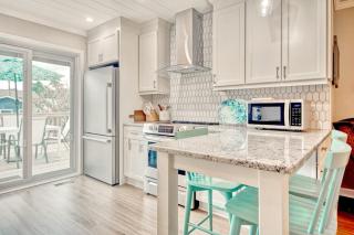 Lovely Beach Bungalow - 5