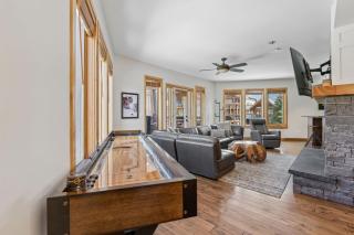 Rundle Cliffs Lodge by Canmore Premier - 7