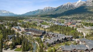 Rundle Cliffs Lodge by Canmore Premier - 7