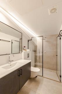 Breezhouse Yona Beach 10 Br Underground Apartment - 5