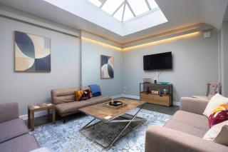 Spacious Open Plan Home in Central Cheltenham FREE Parking Sleeps 6 - 5