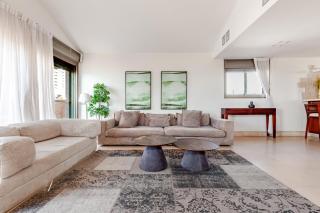 Breezhouse Mamad Yona Beach Penthouse Duplex - 9
