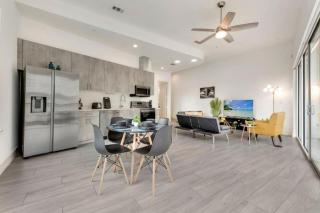 Contemporary 2BR I Gym I Parking I Workspace - 4