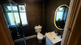 Holiday Contractor House-4 Bedrooms Near Airport - 5