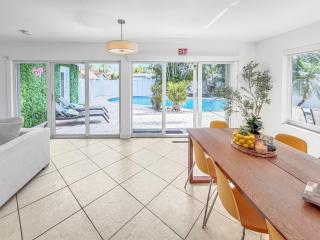 Endless Summer - Heated Pool - 6 minutes to the Beach - 8