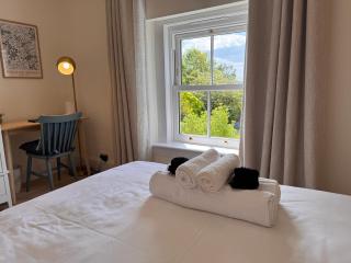 Glenrigh House - Loch View Flat for 2 - 1