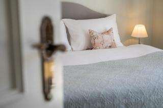 The Little Guesthouse - 8