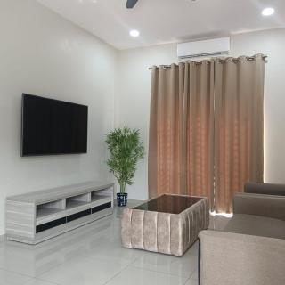 De'Hayla Homestay Kuang - 8