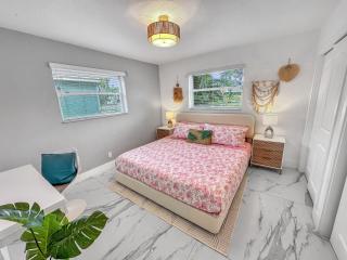 Endless Summer - Heated Pool - 6 minutes to the Beach - 6