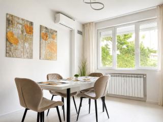 Green View Stay Near NDK & Vitosha Blvd - 3