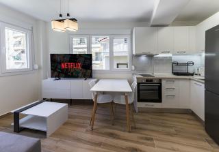 Bright 1BR City Stay for 3 Fast WiFi Smart TV D5 - 8