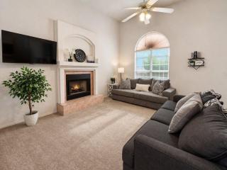 3bedroom- Spacious Open-Concept Home, Near Shops and Dining - 0