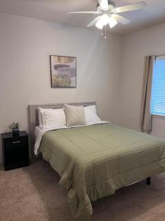 3bedroom- Spacious Open-Concept Home, Near Shops and Dining - 9
