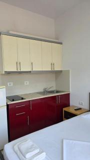 Shoreline Guesthouse - 8