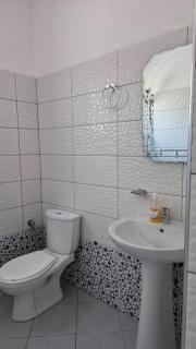 Shoreline Guesthouse - 1