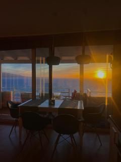 Sunset Seafront Apartment Panorama View - 5