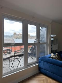 Stylish Temple Bar Penthouse 3-Bed with Balcony - 0