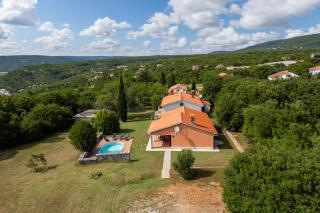 Pool House In Greenery - Happy Rentals - 1