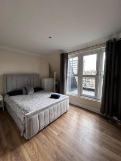 Stylish Temple Bar Penthouse 3-Bed with Balcony - 4