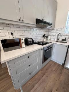 The Fairway Apartment - 6
