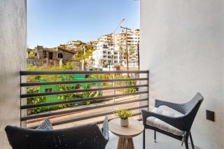 NEW 2BR Apartment Walk to Marina & Downtown - 3