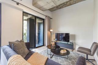 The Lineal 419 - Modern Comfort in Sandton 1BR Pool WiFi - 7