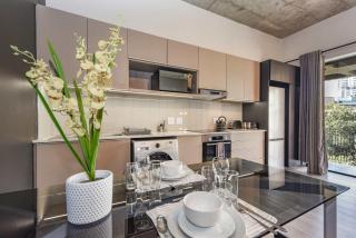 The Lineal 419 - Modern Comfort in Sandton 1BR Pool WiFi - 2