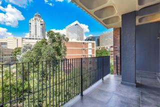The Lineal 419 - Modern Comfort in Sandton 1BR Pool WiFi - 5