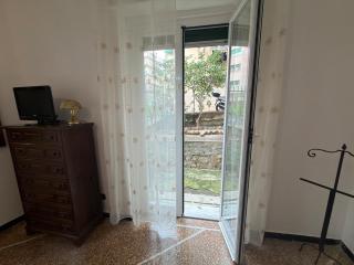 Gaslini Hospital Apartment with garden - 7