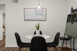 Modern Apartment near The Domain - 1