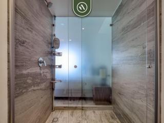 Oceanview Studio - King Bed - Pools - Beachclub - 2