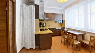 2BR APT with garage parking, walking to centre and stadiums - 3
