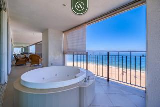 Amazing Condo with Ocean View - Jacuzzi - Beach - 5