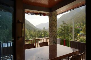 Highland Spirit Rooftop & Riverside Retreat - 2