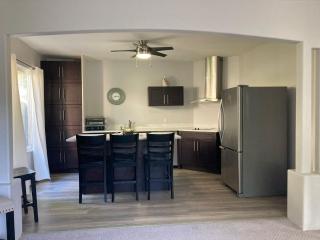 Modern One Bedroom Apartment - 7