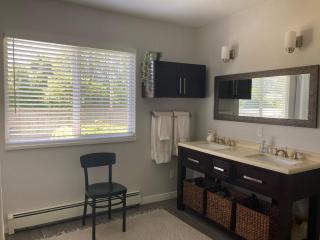 Modern One Bedroom Apartment - 3