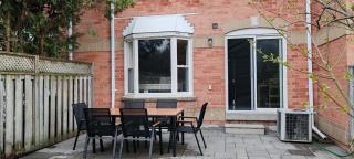 Stylish Central 3BR Oasis w Private Backyard Free Parking - 4