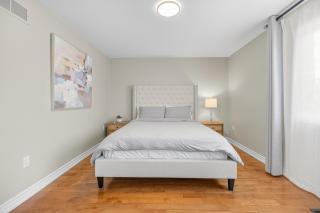 Stylish Central 3BR Oasis w Private Backyard Free Parking - 5