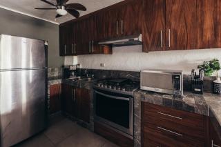 Cozy 2BR King beds - Rooftop Pool - Fast WiFi - 1
