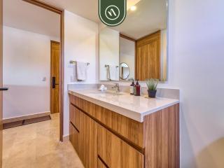New Oceanview Condo with Beach - Pools - Gym - 6