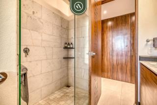 Luxury 2 BR Condo near Golf Courses and Marina - 5