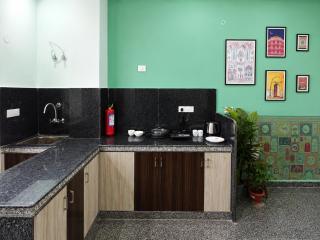 Pink City Stay Near Metro Station, Railway Station and Old City - 1