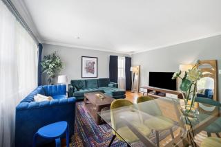 Retro 3BR Walkup Apt and Shared Yard and Parking - 3