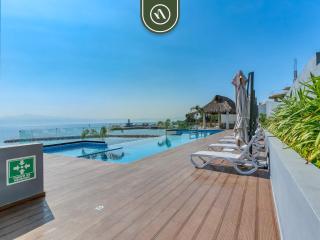 Luxury Oceanfront 3 BR Condo with Balcony - 6