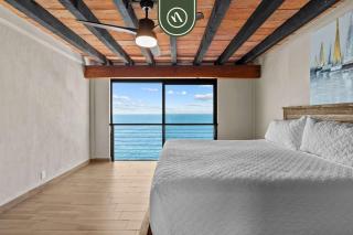 Oceanfront 2 BR Condo with Spectacular View - Pool - 6
