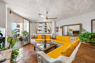 Ocean view 2Br Condo-Balcony-Beach-Pool - 305 - 2